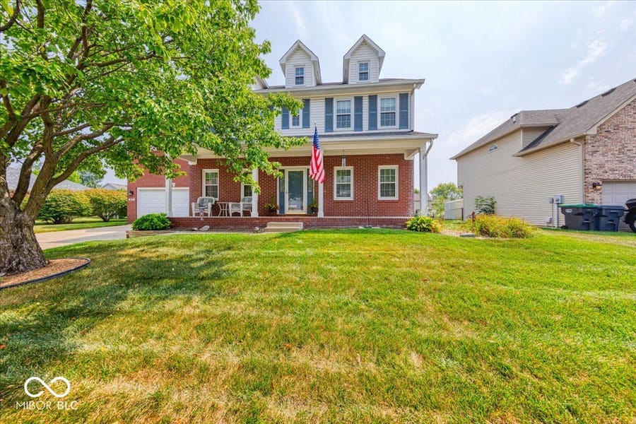Property photo for 415 N Greenbriar Drive, Greenwood, IN