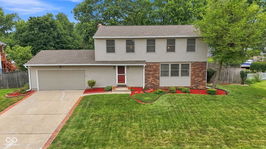 Property photo for 1192 W Greenbriar Drive, Greenwood, IN