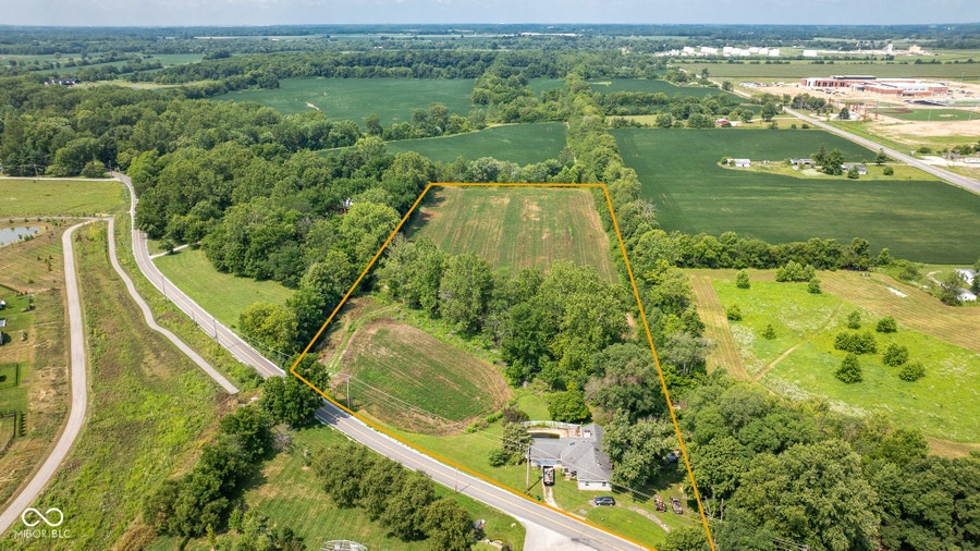 Property photo for 17428 Little Eagle Creek Avenue, Westfield, IN