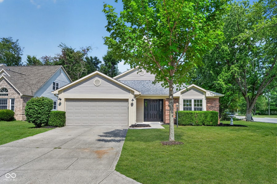 Property photo for 6475 Hunters Green Circle, Indianapolis, IN