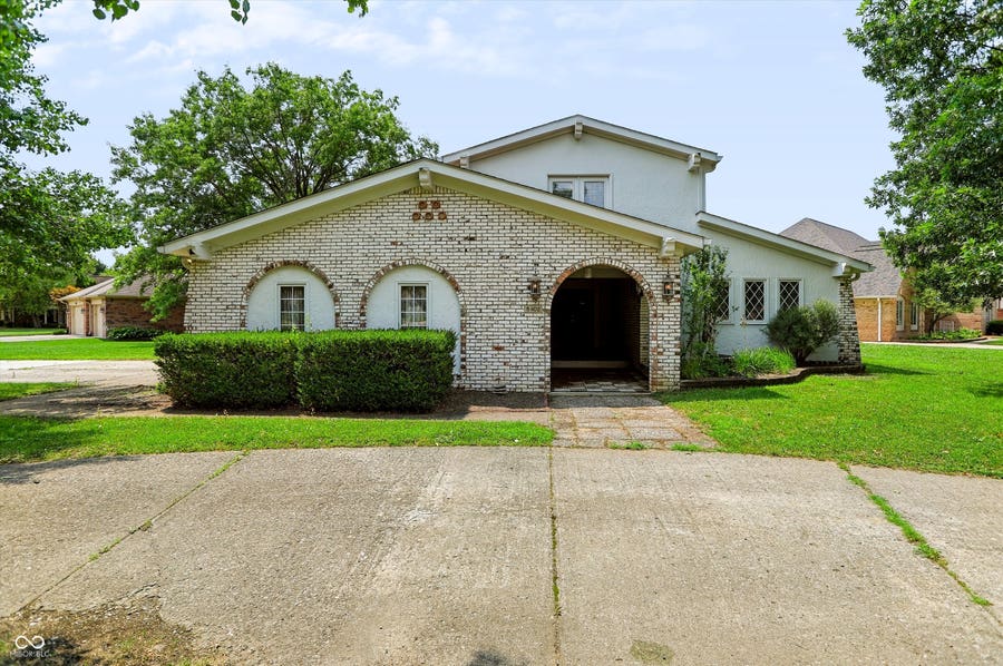 Property photo for 8402 Gallant Fox Drive, Indianapolis, IN