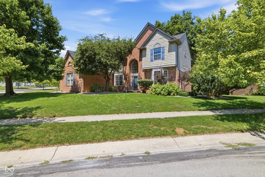Property photo for 9758 Loganberry Lane, Indianapolis, IN