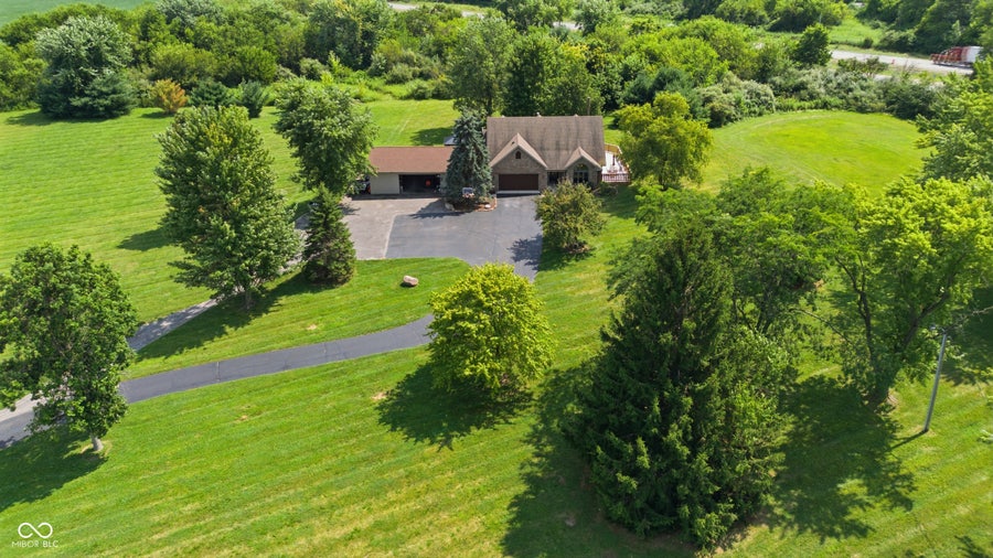 Property photo for 1889 W County Road 1000 N, Lizton, IN