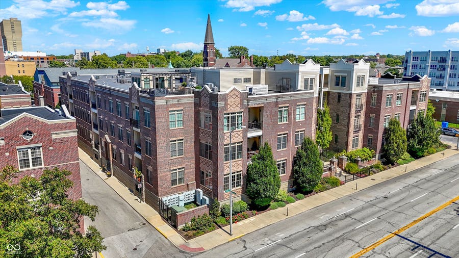 Property photo for 450 E Ohio Street, Indianapolis, IN
