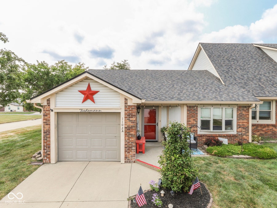 Property photo for 1102 E Paradise Court, Greenwood, IN
