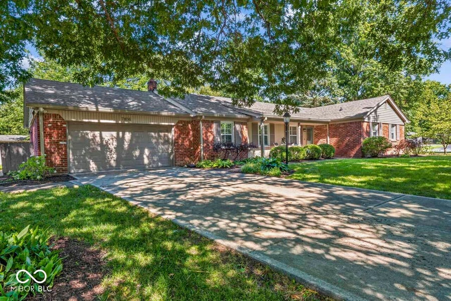 Property photo for 7856 Creekview Circle, Indianapolis, IN