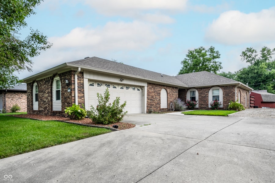 Property photo for 1103 Riverview Drive, Greenfield, IN