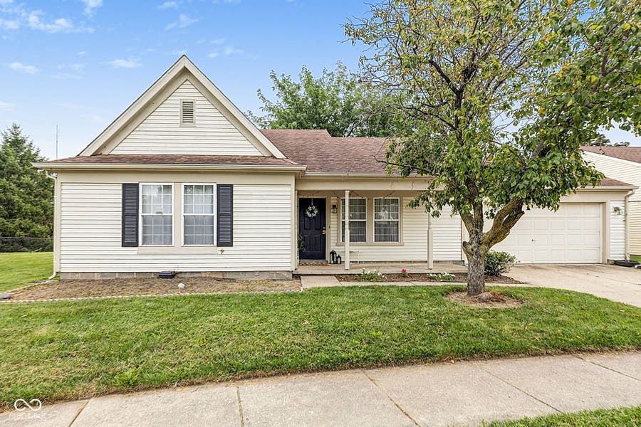 Property photo for 9883 Traditions Lane, Noblesville, IN