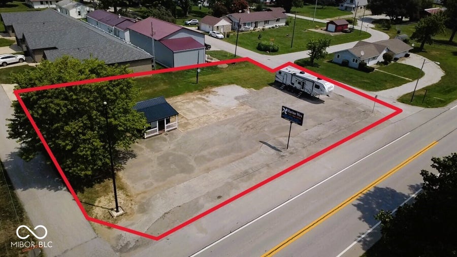 Property photo for 221 E Pat Rady Way, Bainbridge, IN