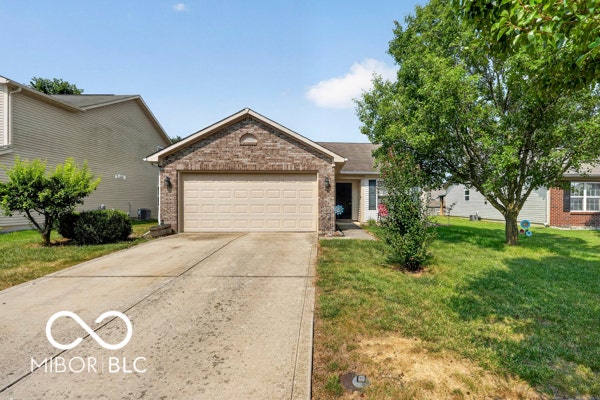 Property photo for 160 Thistlewood Drive, Greenfield, IN