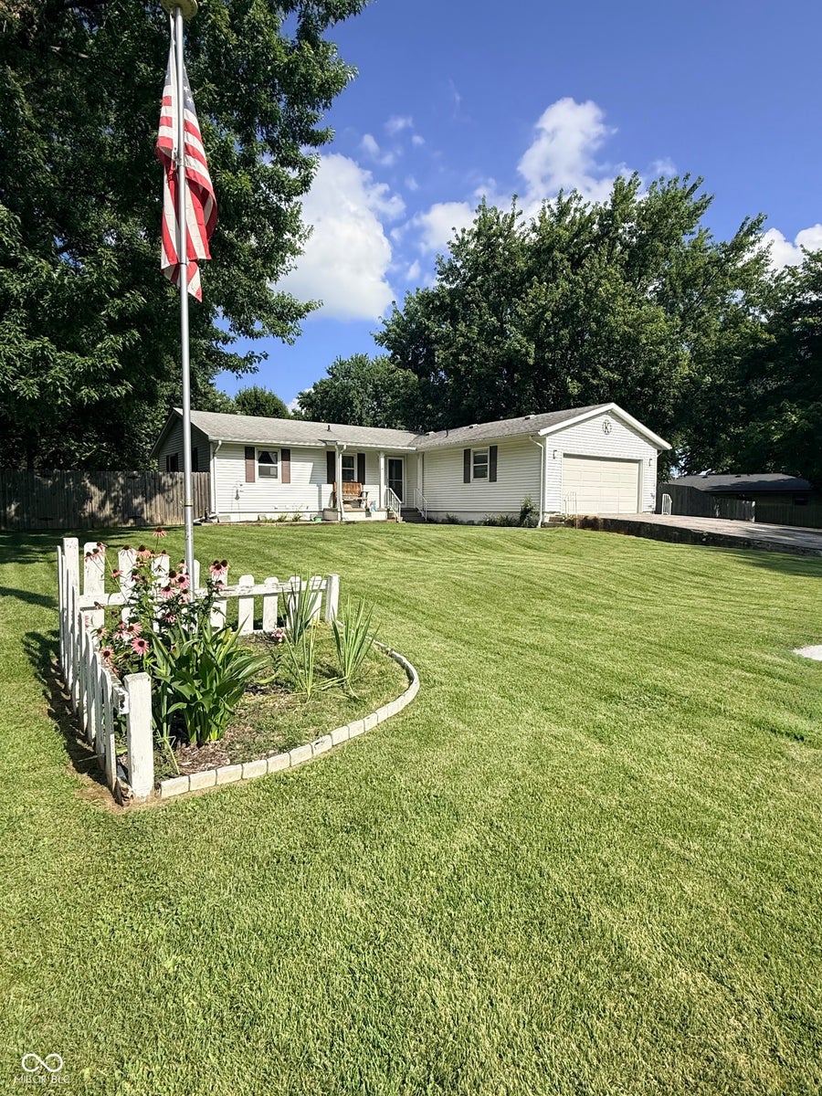 Property photo for 308 Delwood Drive, Covington, IN
