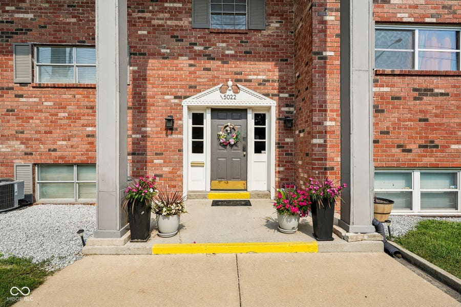 Property photo for 5022 Allisonville Road, Indianapolis, IN