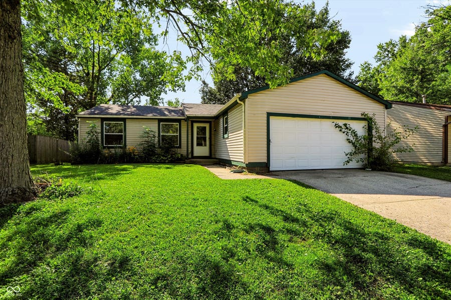 Property photo for 916 Waring Drive E, Indianapolis, IN