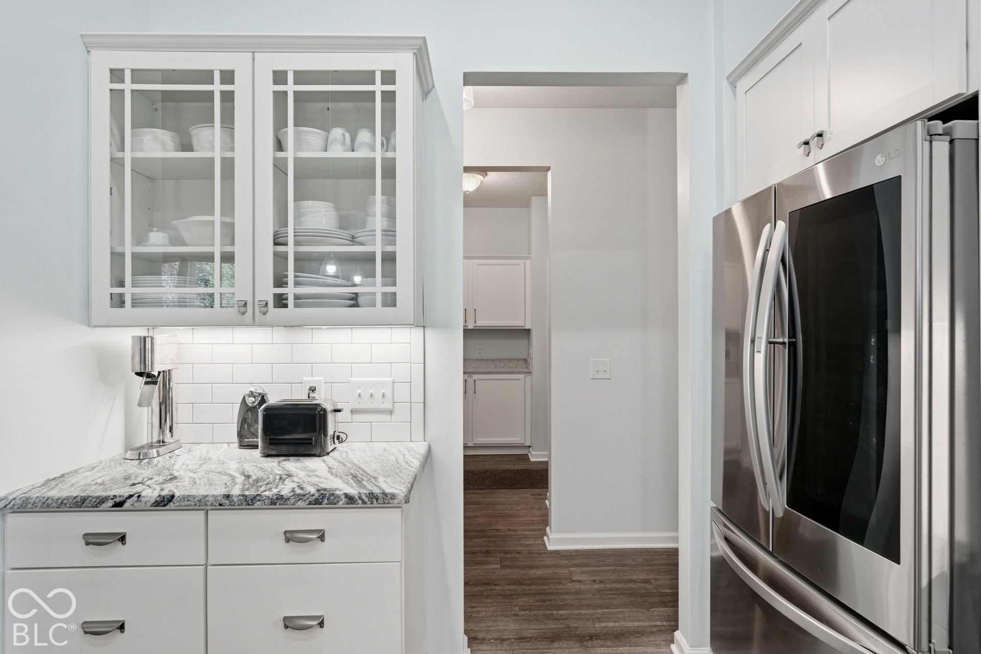 15774 Hargray Drive, Noblesville, IN 46062 Perfect spot for a beverage station!