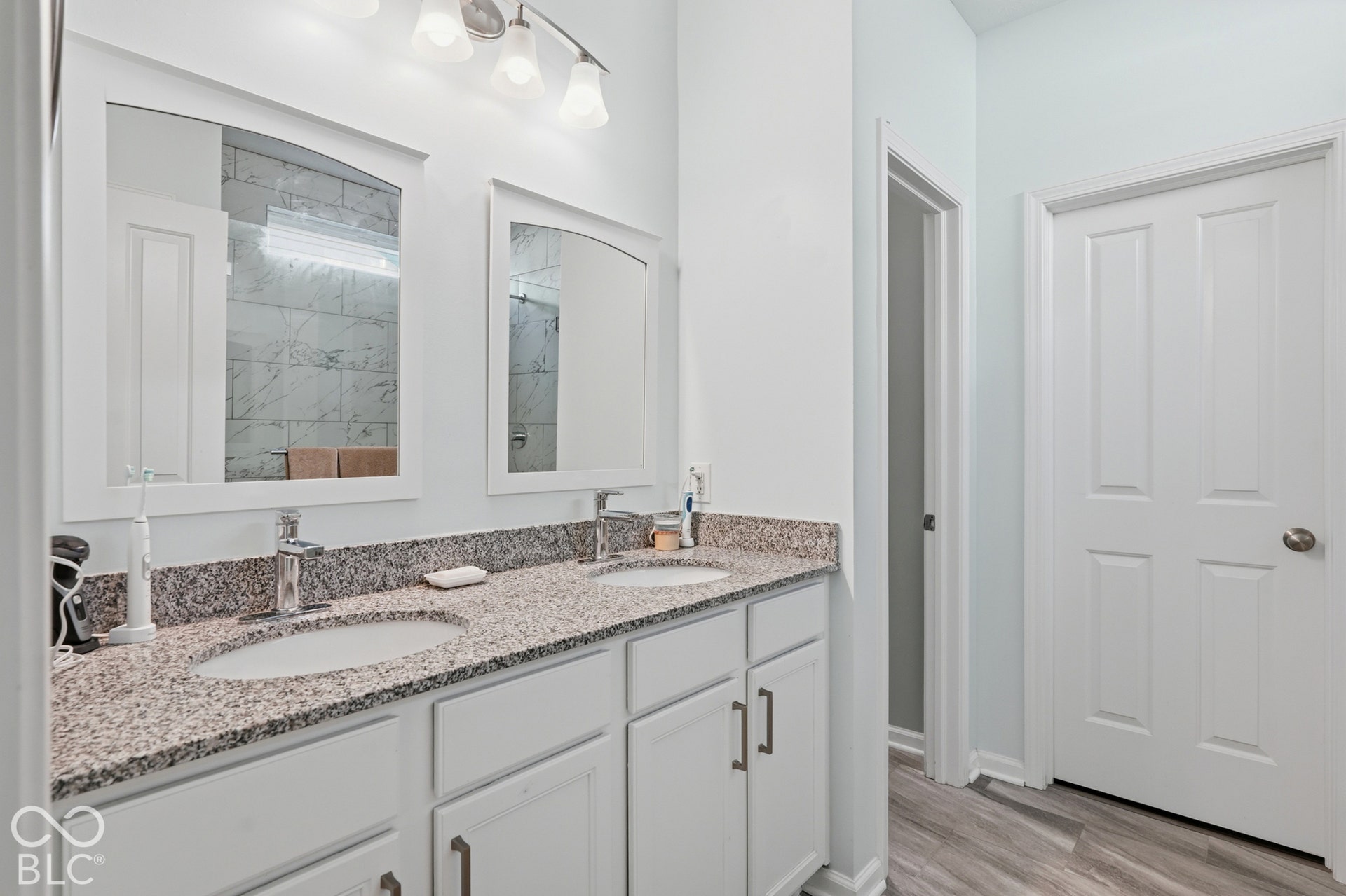 15774 Hargray Drive, Noblesville, IN 46062 Dual Sinks