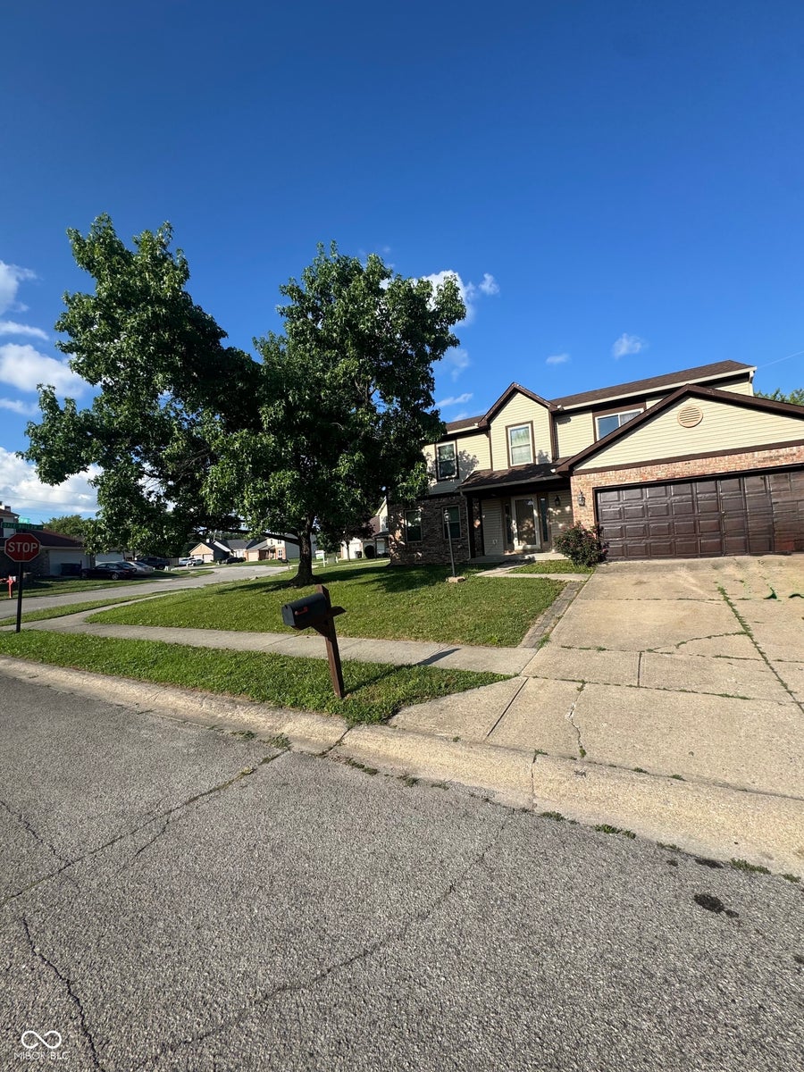 Property photo for 1129 Fontana Court, Indianapolis, IN