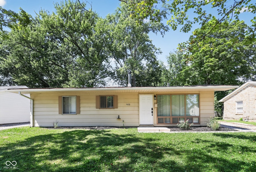 Property photo for 410 W Janet Drive, Brownsburg, IN