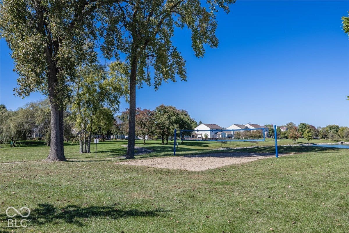 available community sand volleyball, tennis, basketball, pickleball courts