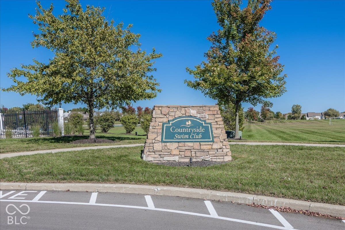 606 Daniel Court, Westfield, IN 46074