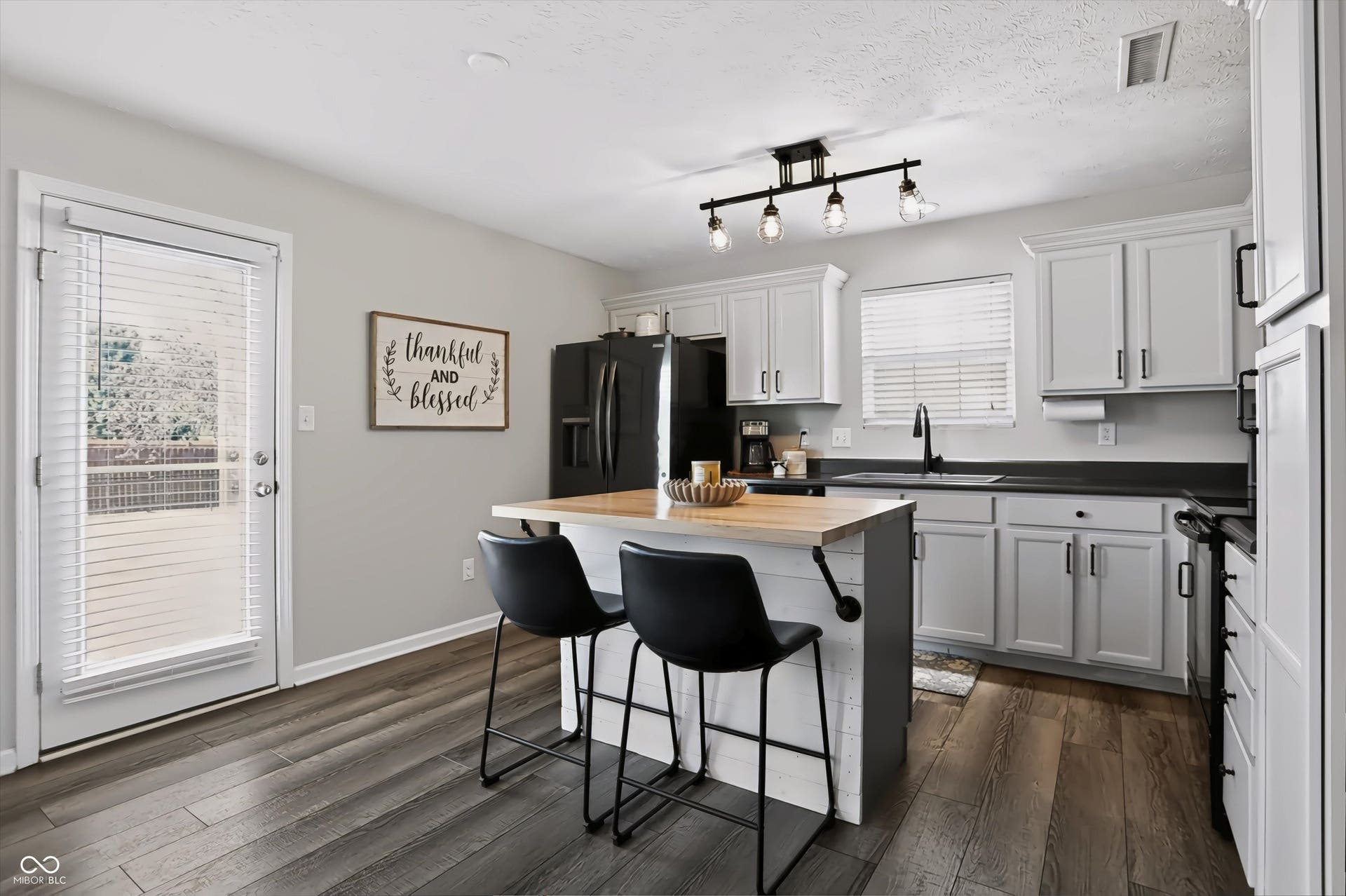 7849 Ithaca Way, Indianapolis, IN 46239
