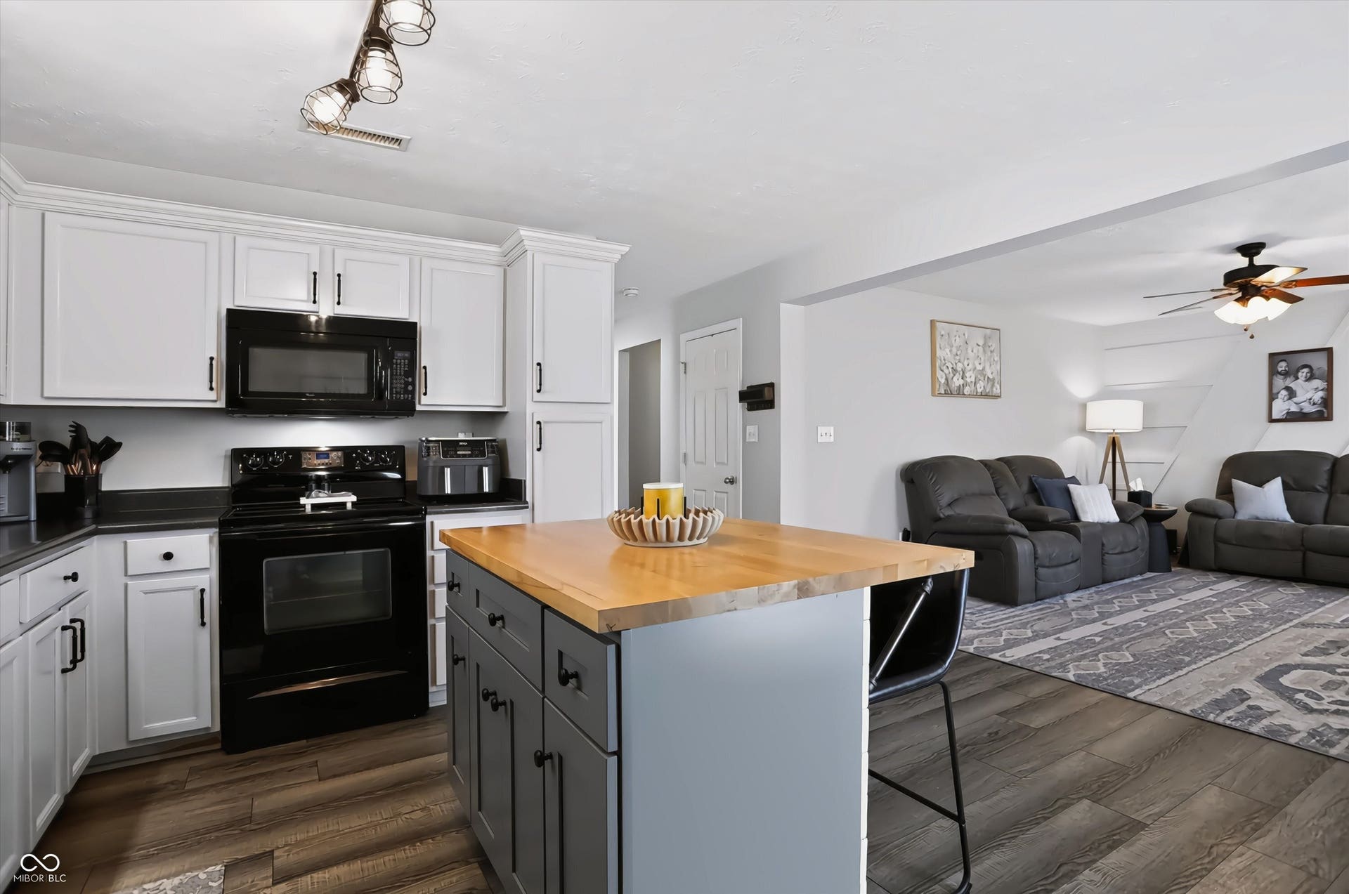 7849 Ithaca Way, Indianapolis, IN 46239