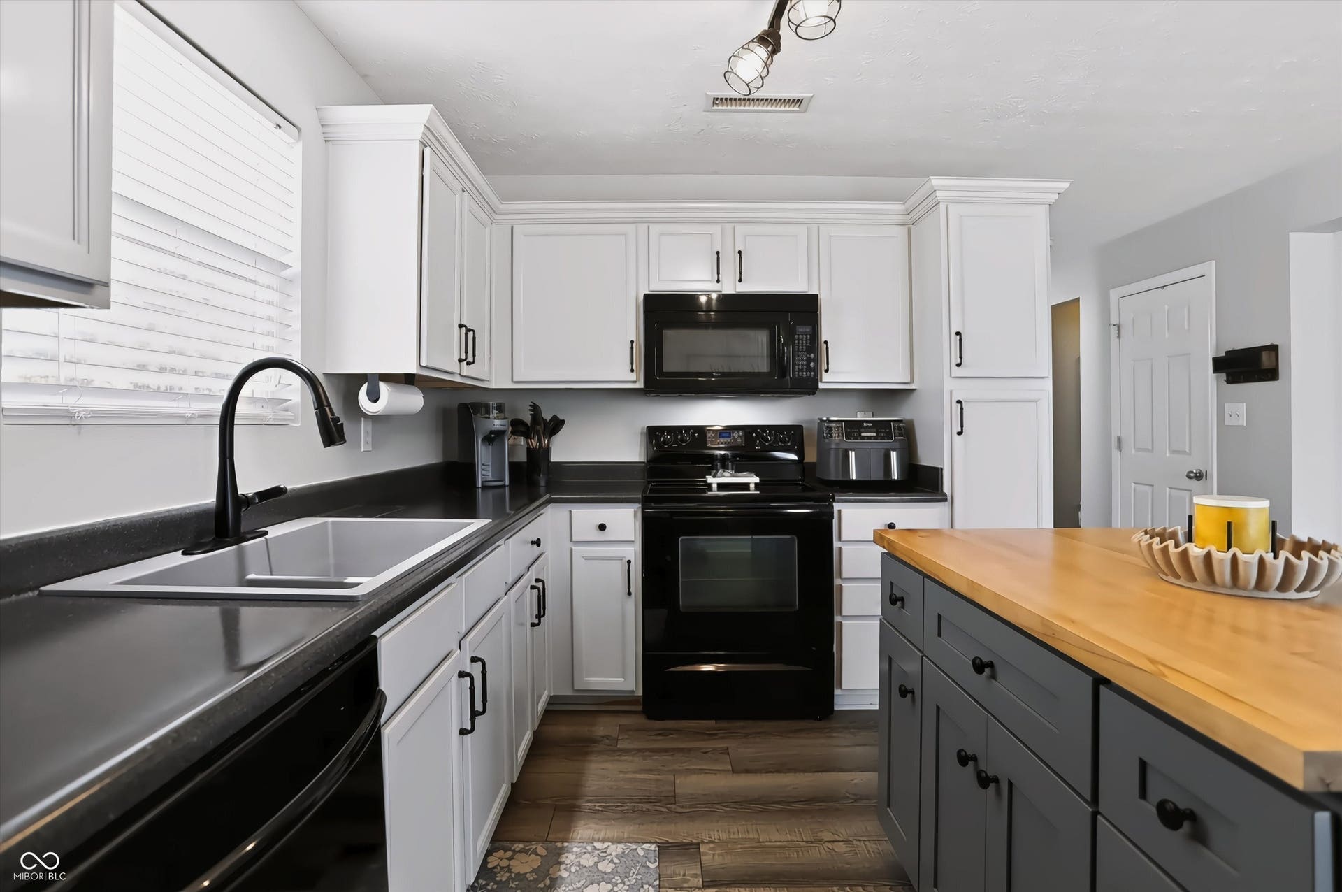 7849 Ithaca Way, Indianapolis, IN 46239