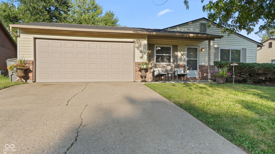 Property photo for 6735 Echo Lane, Indianapolis, IN