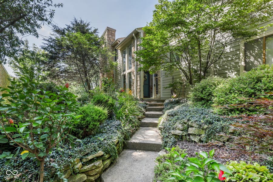 Property photo for 5640 Twin Lakes Court, Indianapolis, IN