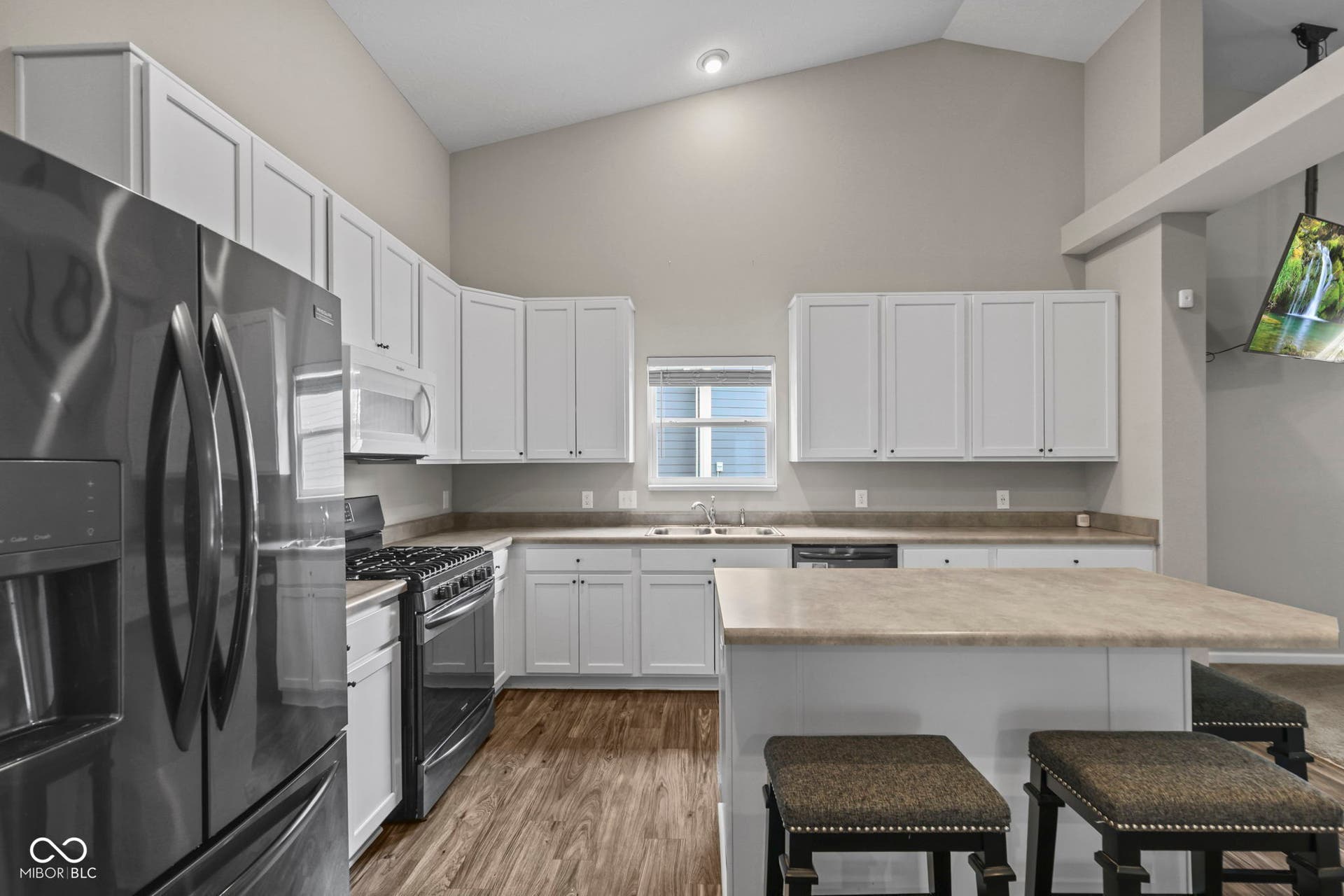 7033 Provincial Drive, McCordsville, IN 46055