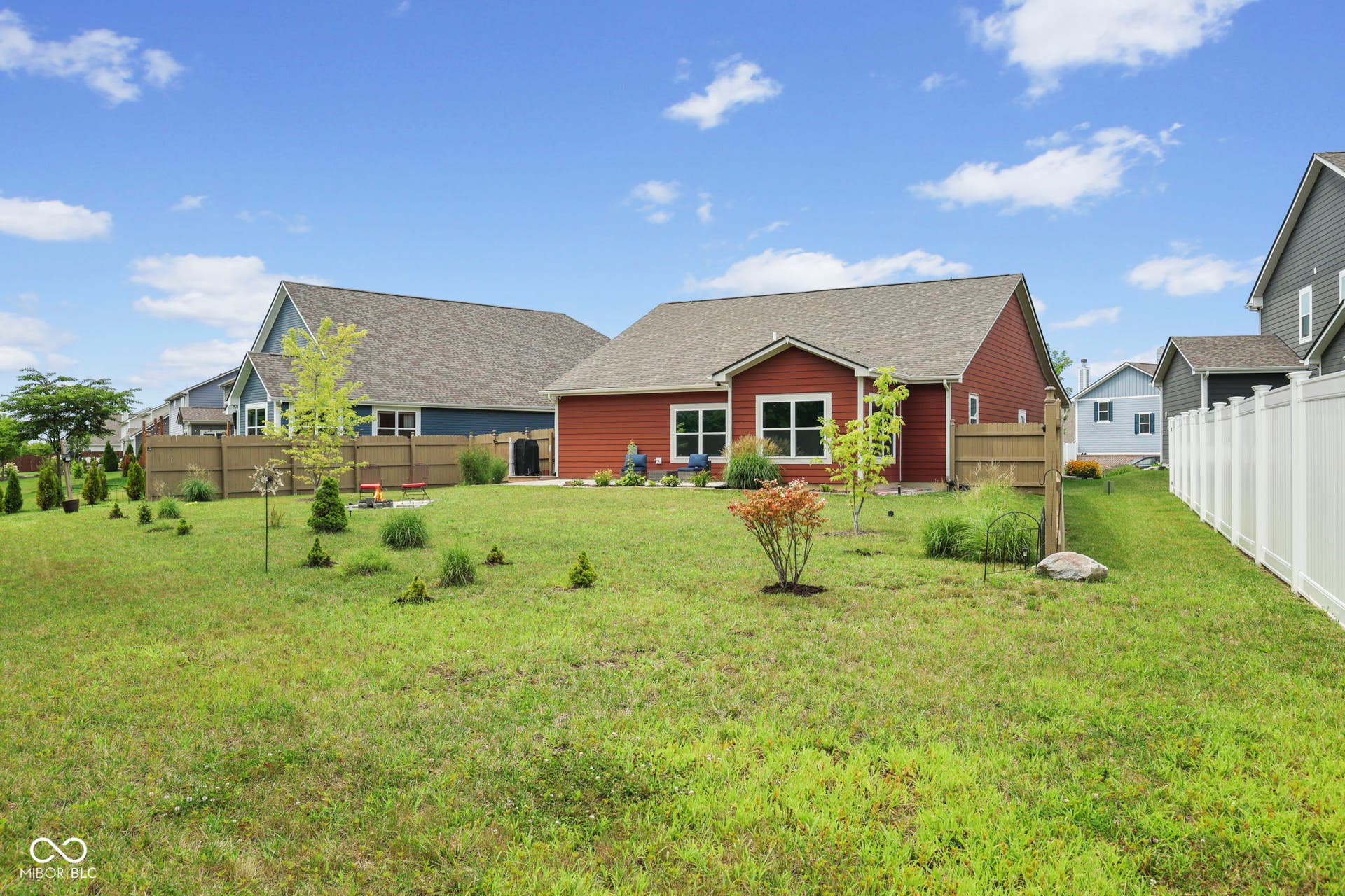 7033 Provincial Drive, McCordsville, IN 46055