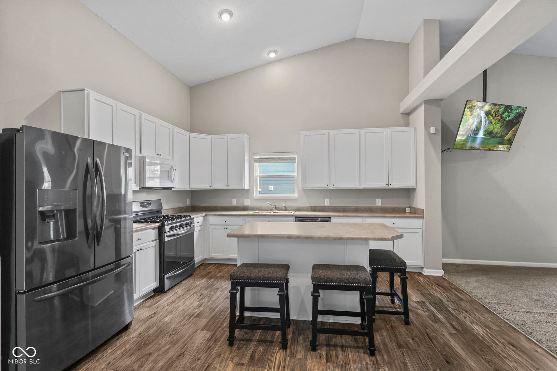 7033 Provincial Drive, McCordsville, IN 46055