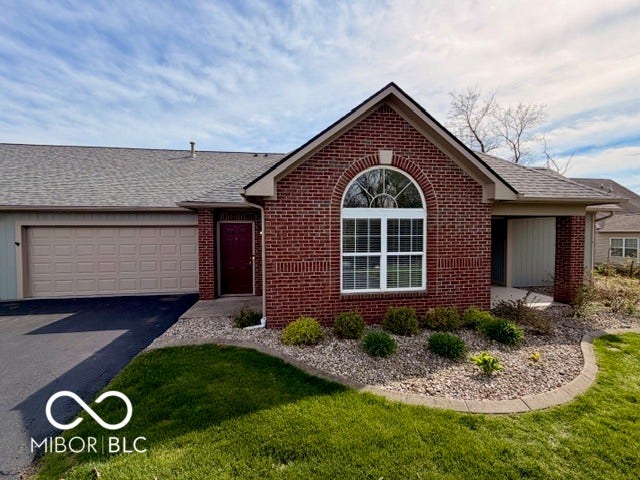 Property photo for 2712 Reflection Way, Greenwood, IN