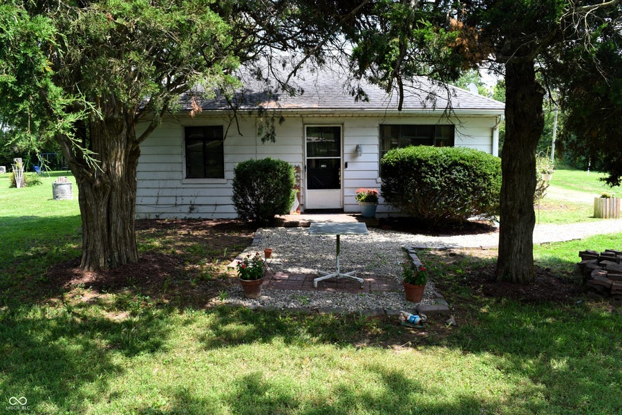 Property photo for 1667 S County Road 150 E, Danville, IN