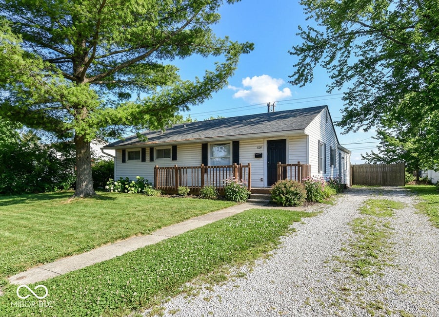 Property photo for 529 Maple Lane, Brownsburg, IN