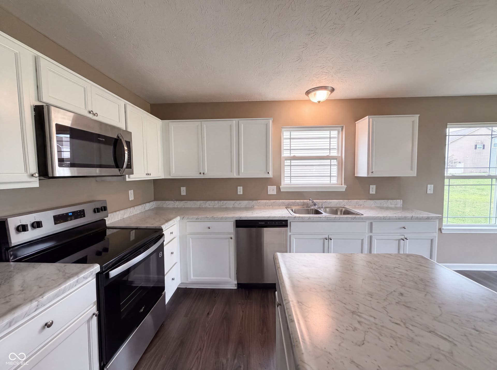 8196 Alyssum Drive, Plainfield, IN 46168 8196 Alyssum Drive, Plainfield, IN 46168