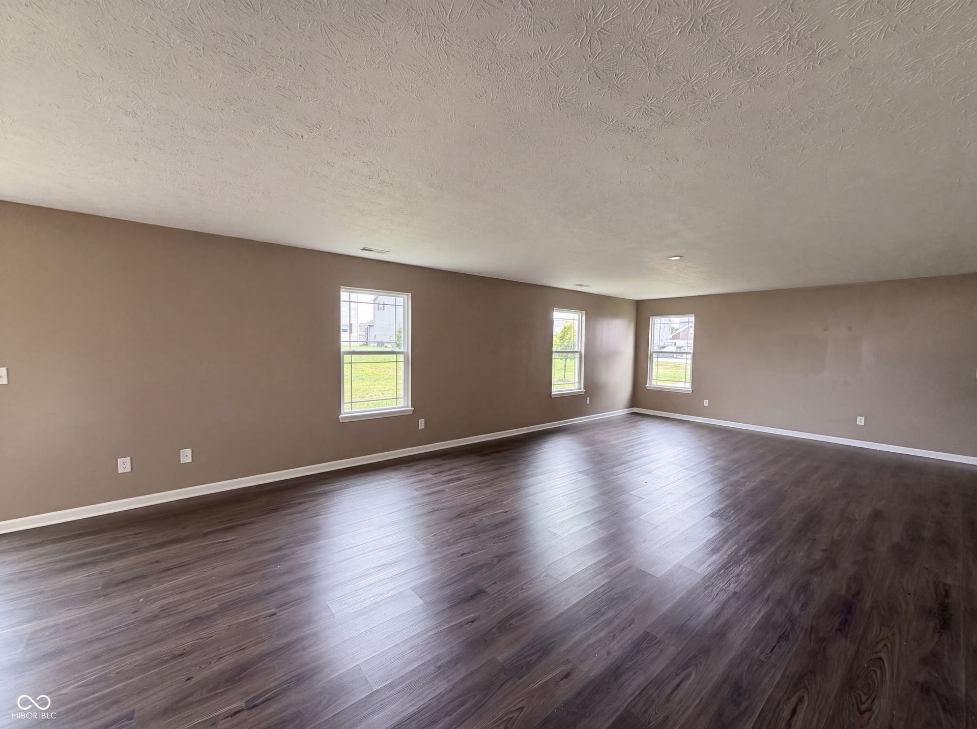 8196 Alyssum Drive, Plainfield, IN 46168 8196 Alyssum Drive, Plainfield, IN 46168