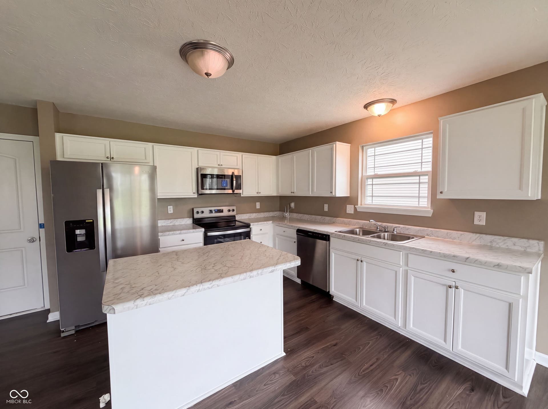 8196 Alyssum Drive, Plainfield, IN 46168 8196 Alyssum Drive, Plainfield, IN 46168