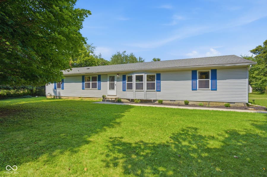 Property photo for 2572 W Buckingham Drive, Crawfordsville, IN