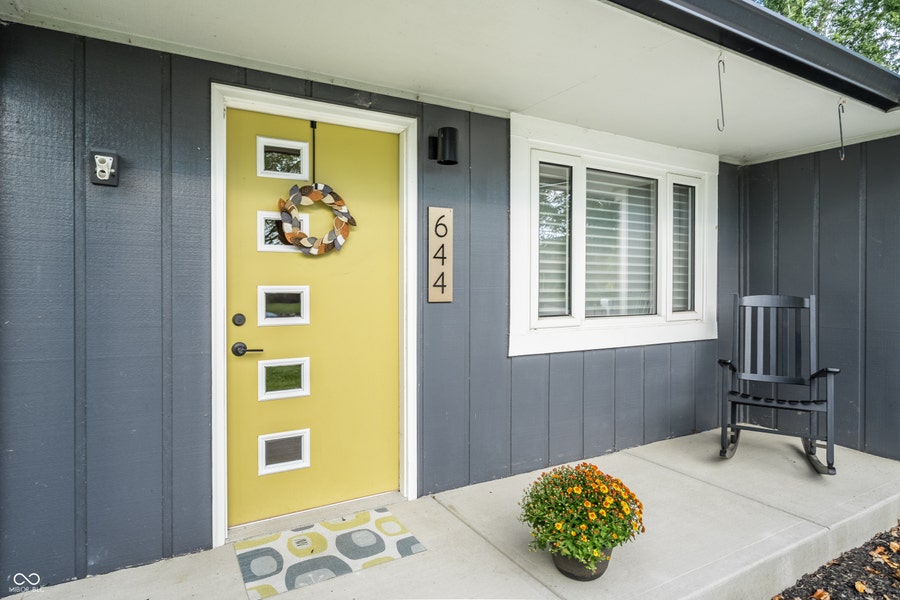 Property photo for 644 Lakeview Drive, Zionsville, IN