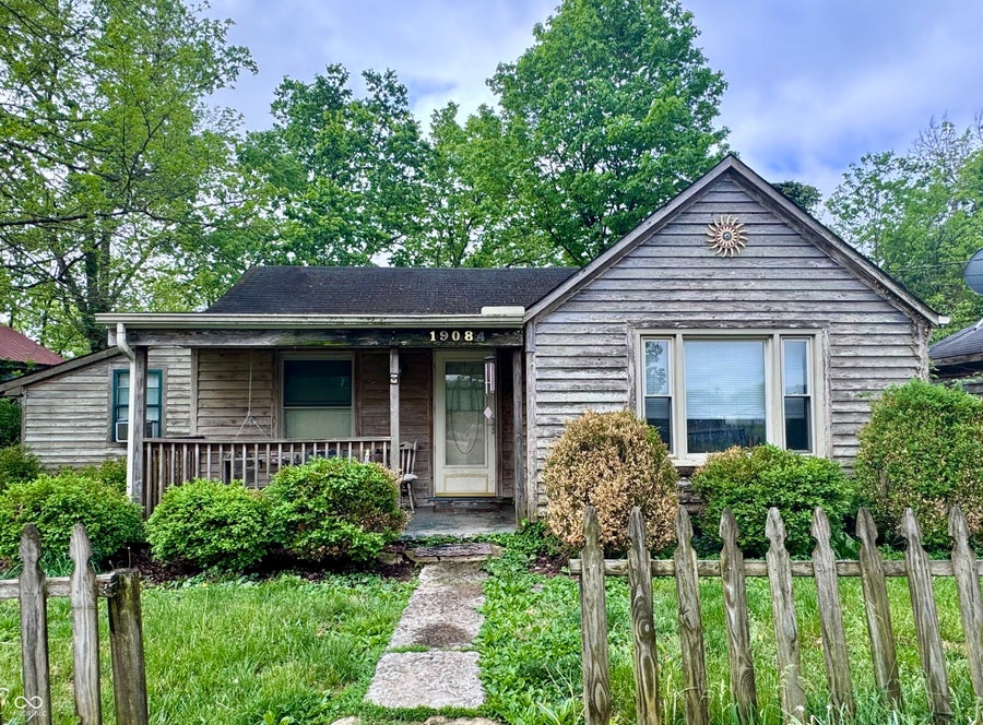 Property photo for 19084 Clayborn Street, Metamora, IN