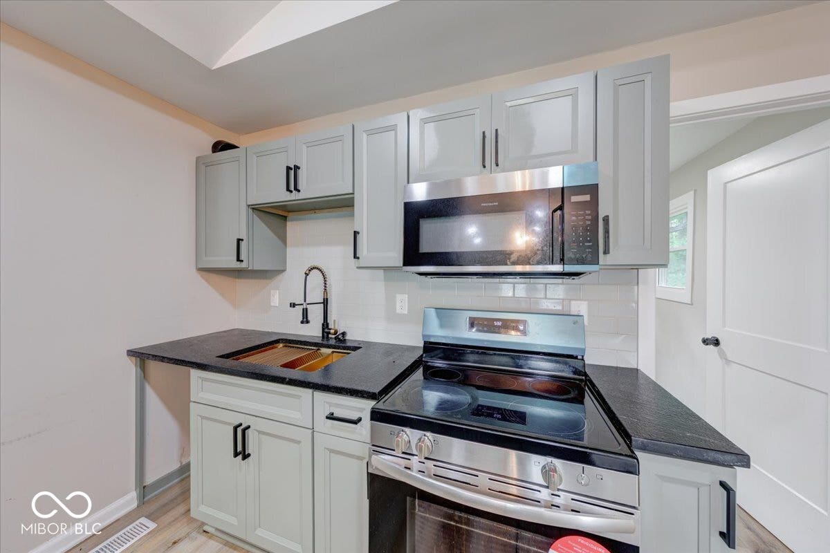 3033 Forest Manor Avenue, Indianapolis, IN 46218