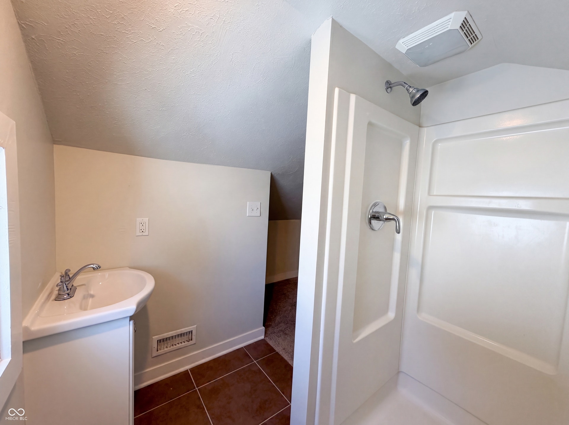 130 S 10th Avenue, Beech Grove, IN 46107 130 S 10th Avenue, Beech Grove, IN 46107