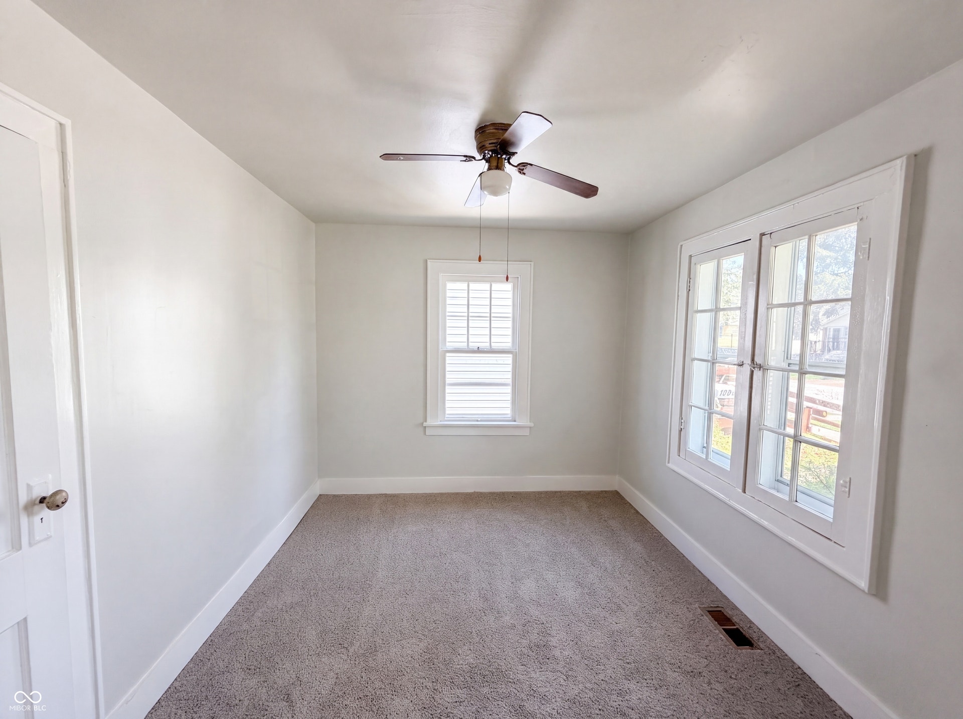 130 S 10th Avenue, Beech Grove, IN 46107 130 S 10th Avenue, Beech Grove, IN 46107