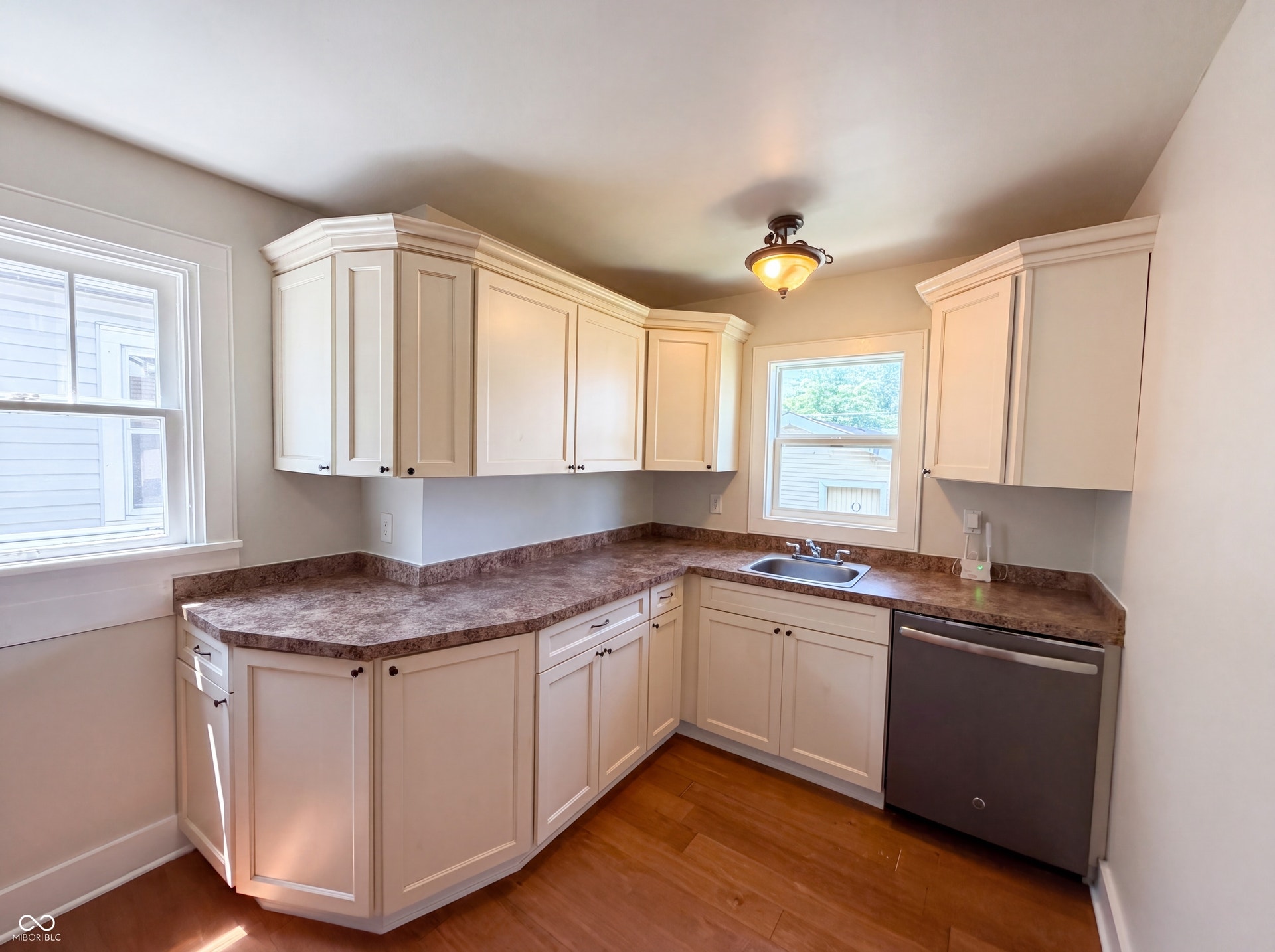 130 S 10th Avenue, Beech Grove, IN 46107 130 S 10th Avenue, Beech Grove, IN 46107