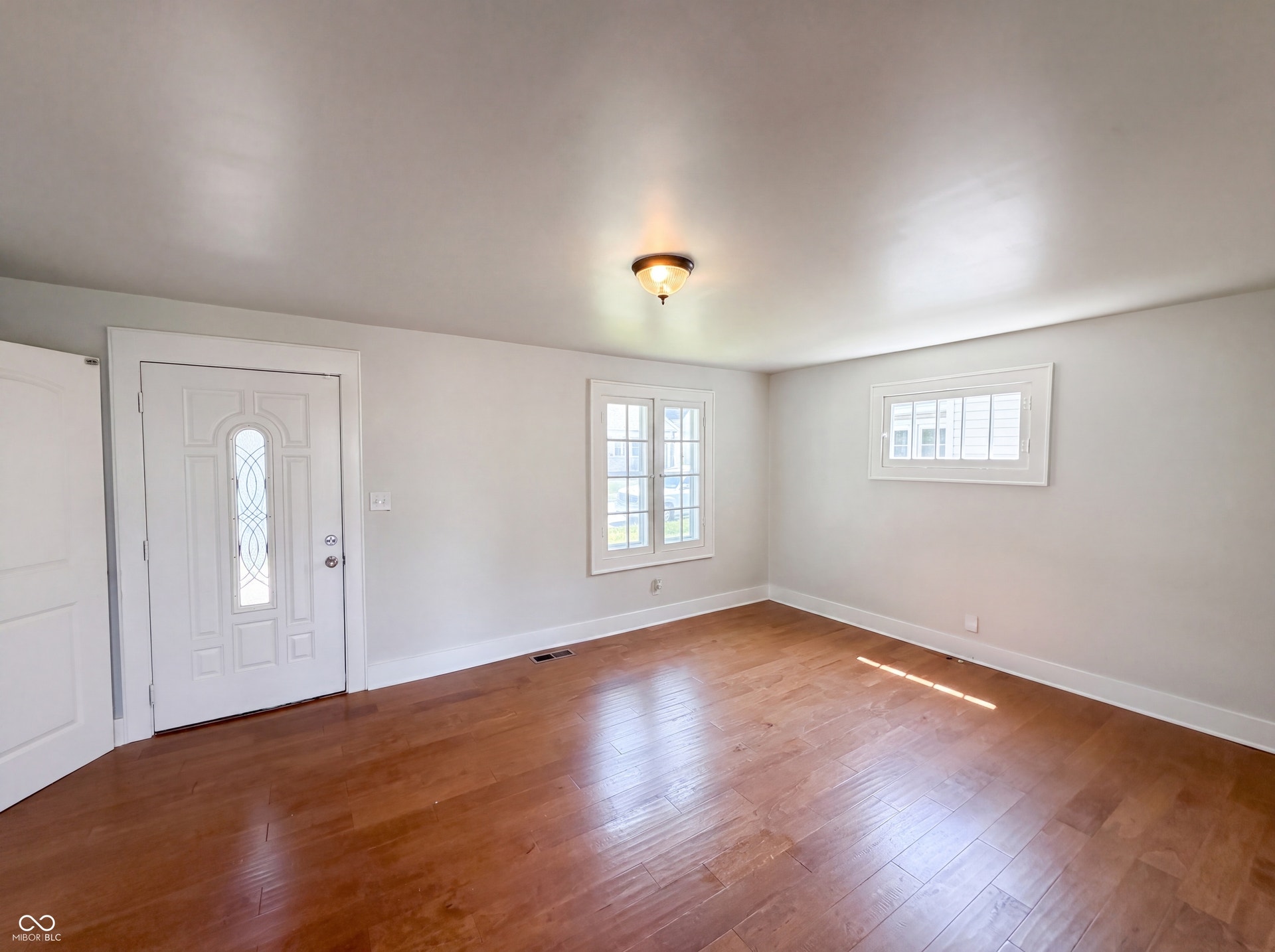 130 S 10th Avenue, Beech Grove, IN 46107 130 S 10th Avenue, Beech Grove, IN 46107