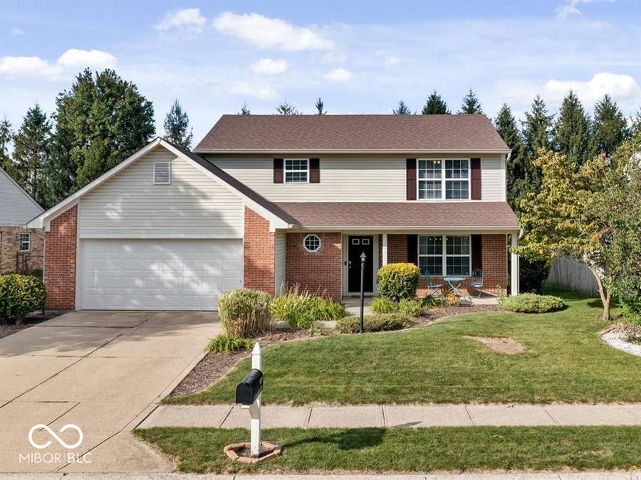 Property photo for 404 E Pine Ridge Drive, Westfield, IN
