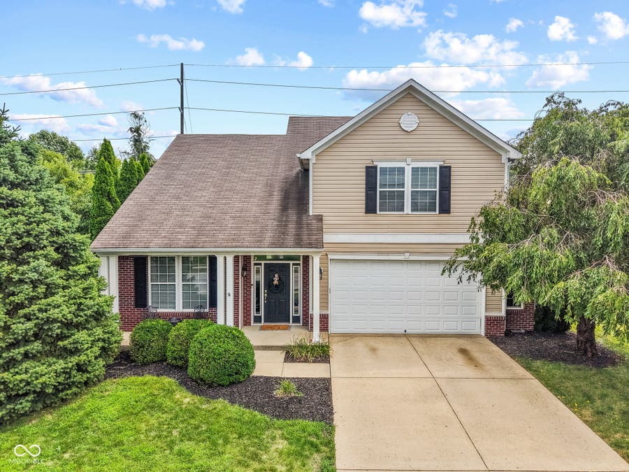 Property photo for 1381 Brookway Drive, Avon, IN