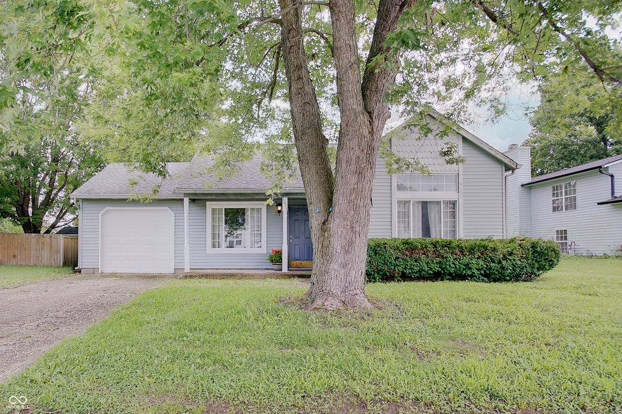 Property photo for 1073 Laura Drive, Greenwood, IN