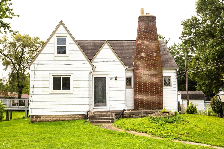 Property photo for 913 E Southport, Indianapolis, IN