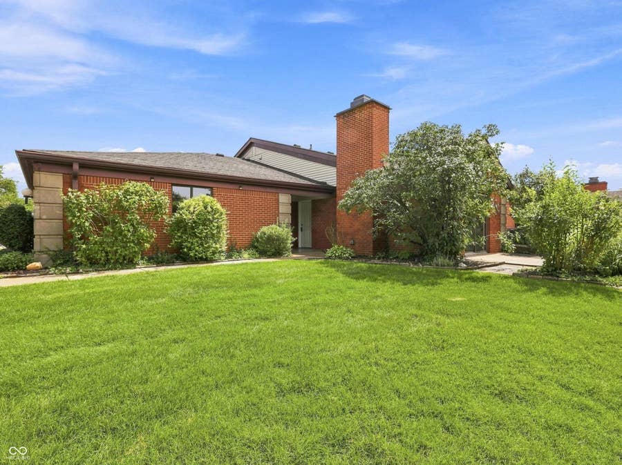 Property photo for 2063 Oak Run S Drive, Indianapolis, IN